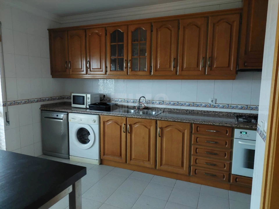 Apartamento T3 para Arrendamento em Covilhã e Canhoso Foto 2