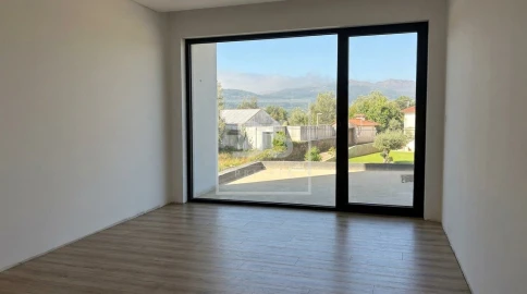 Moradia T4 para Venda em Rebordões (Souto)