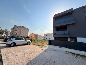 Terreno para Venda em Póvoa de Varzim, Beiriz e Argivai