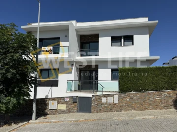 Moradia T4 para Venda em Mafra