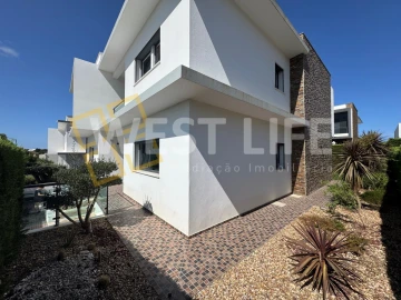 Moradia T4 para Venda em Mafra