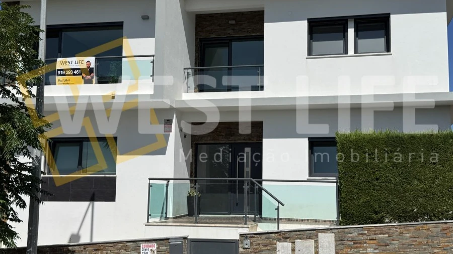Moradia T4 para Venda em Mafra