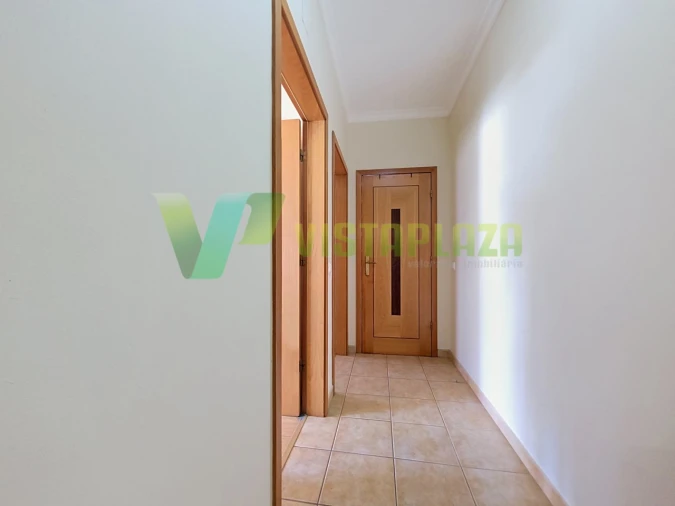 Apartamento T2 para Venda em Portimão Foto 6