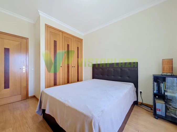 Apartamento T2 para Venda em Portimão Foto 9