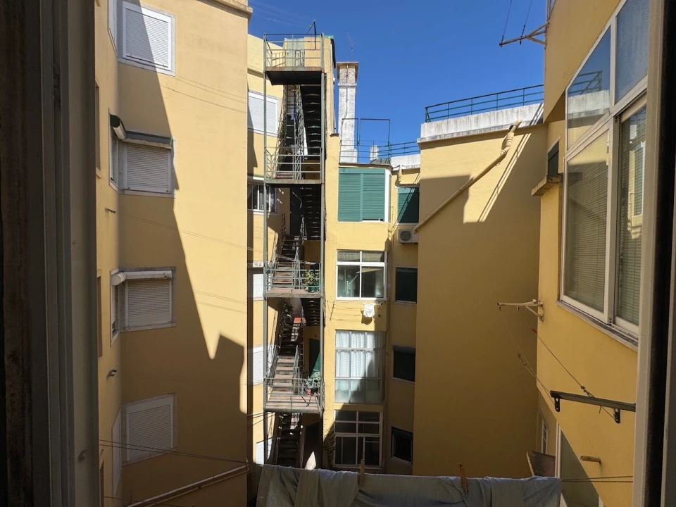 Apartamento T2 para Venda em Campolide Foto 15