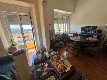 Apartamento T2 para Venda em Campolide