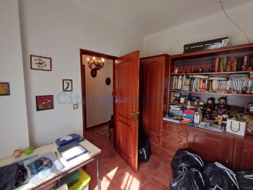 Moradia T5 para Venda em Madalena e Beselga