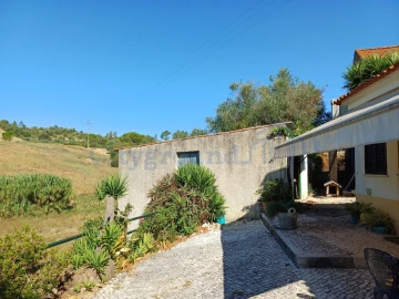 Moradia T5 para Venda em Madalena e Beselga