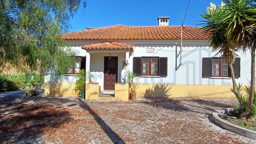 Moradia T5 para Venda em Madalena e Beselga