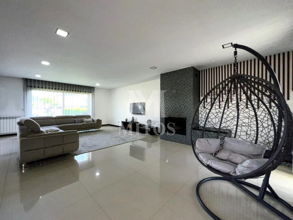 Moradia T4 para Venda em Chafe Foto 2