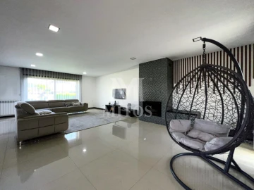 Moradia T4 para Venda em Chafe