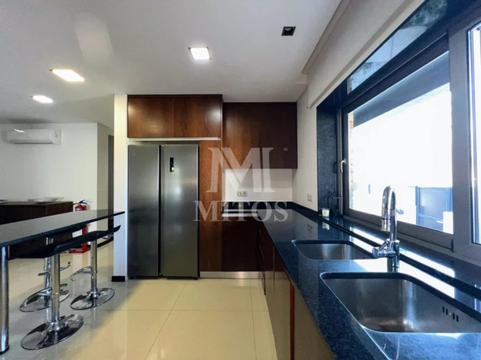 Moradia T4 para Venda em Chafe Foto 6