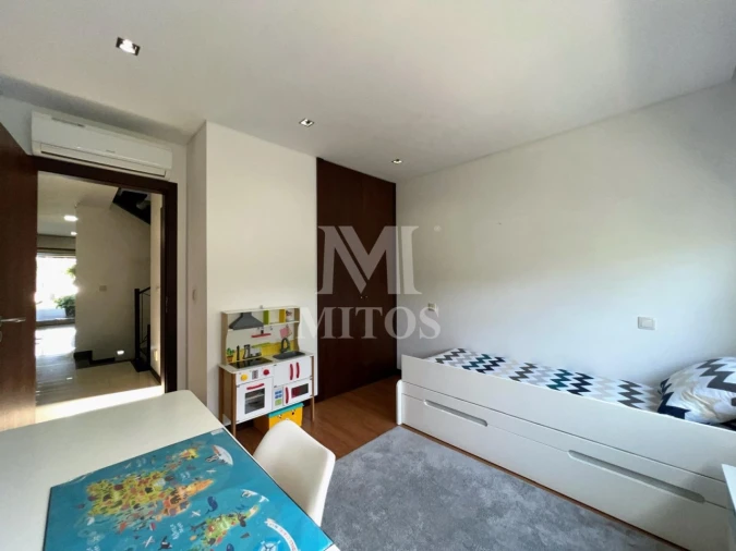 Moradia T4 para Venda em Chafe Foto 13