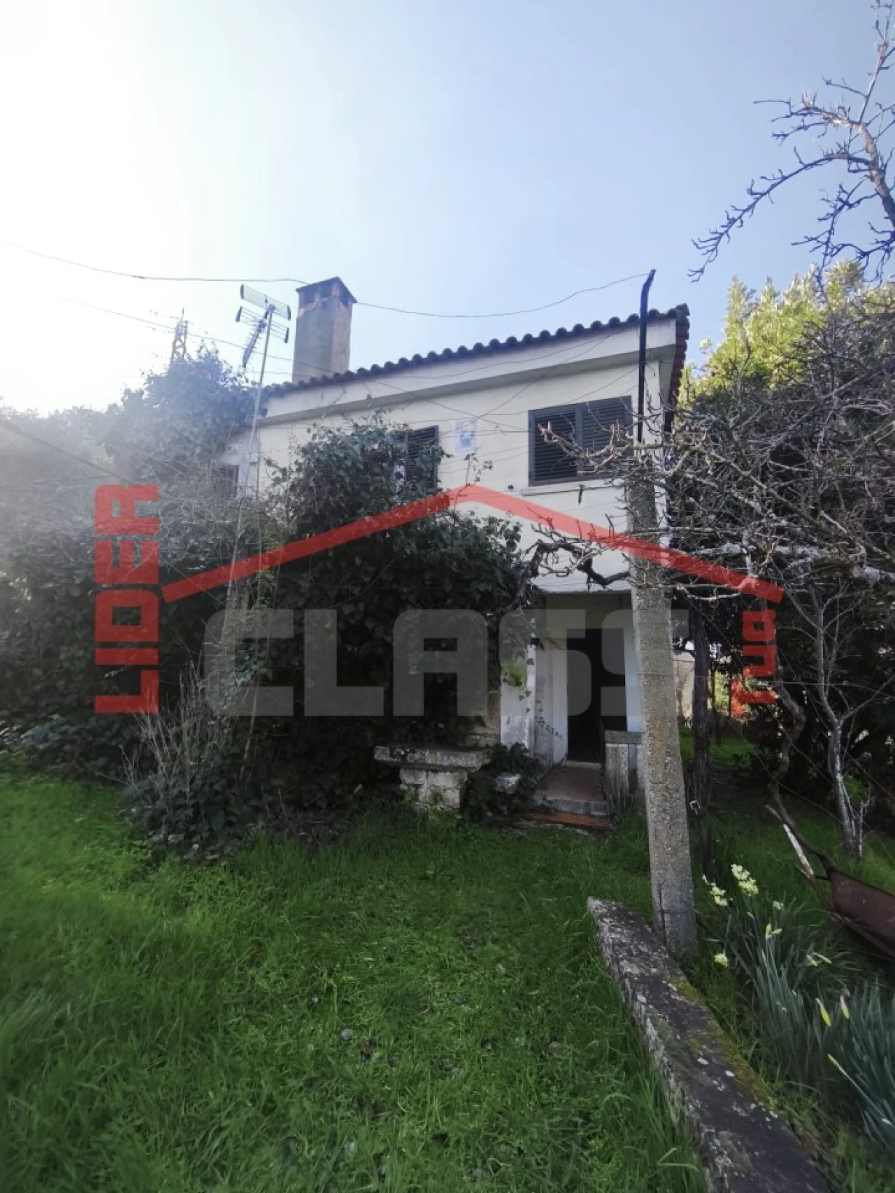 Moradia T5 para Venda em Avantos e Romeu Foto 1