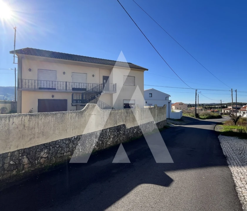 Moradia T4 para Venda em Lamas e Cercal Foto 4