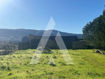 Moradia T4 para Venda em Lamas e Cercal