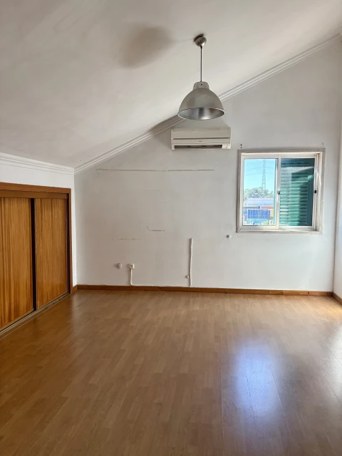 Apartamento T5 para Venda em Quinta do Anjo