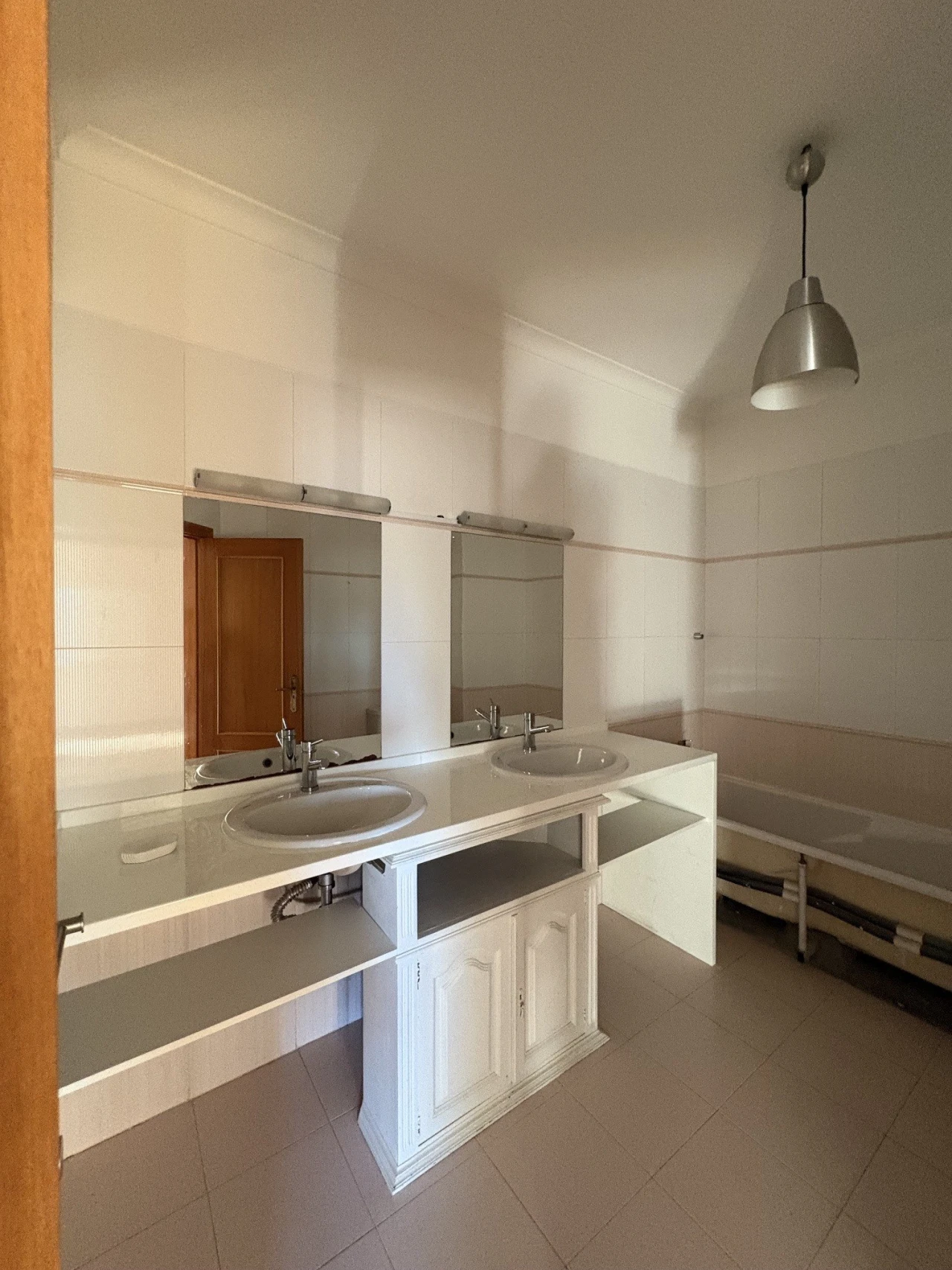 Apartamento T5 para Venda em Quinta do Anjo Foto 6