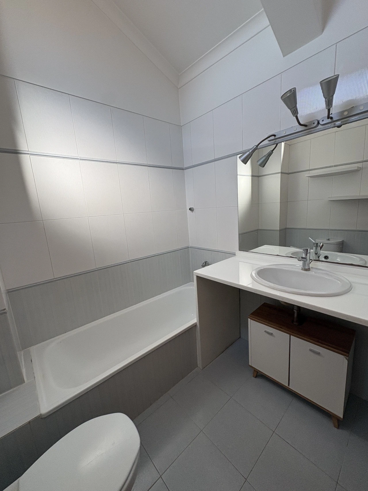 Apartamento T5 para Venda em Quinta do Anjo Foto 16