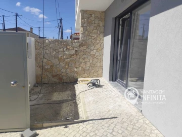 Moradia T3 para Venda em Fernao Ferro