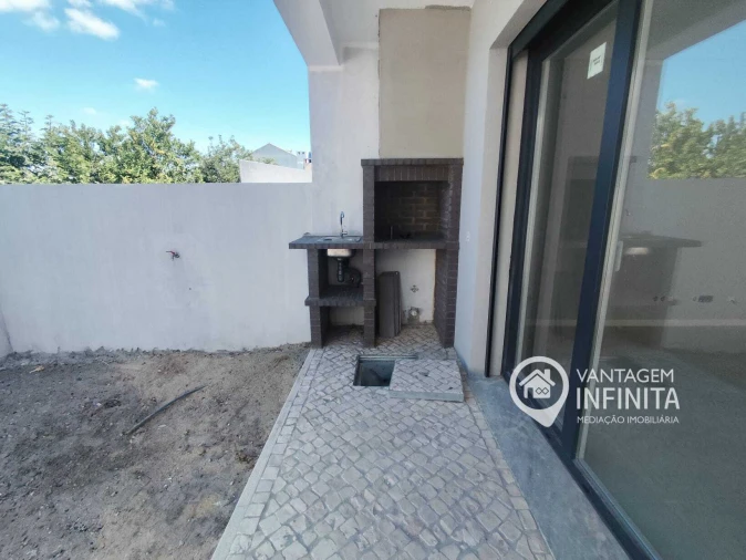 Moradia T3 para Venda em Fernao Ferro Foto 17