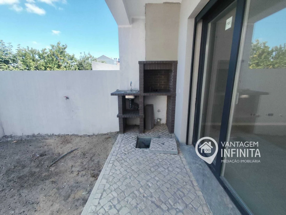 Moradia T3 para Venda em Fernao Ferro Foto 17