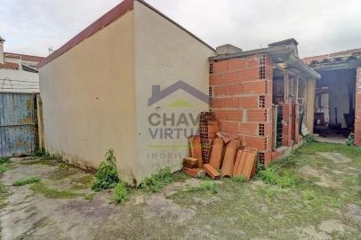 Moradia T1 para Venda em Bombarral e Vale Covo