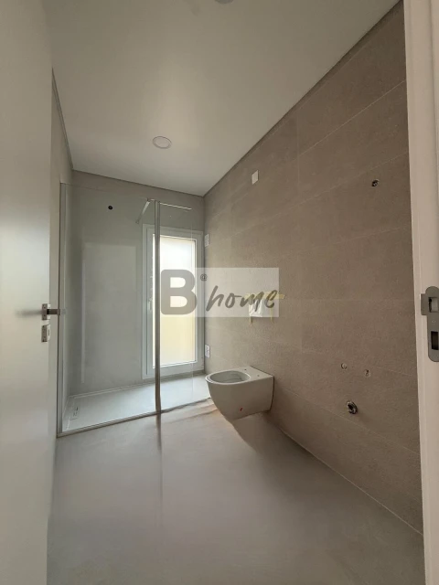 Moradia T4 para Venda em Charneca de Caparica e Sobreda