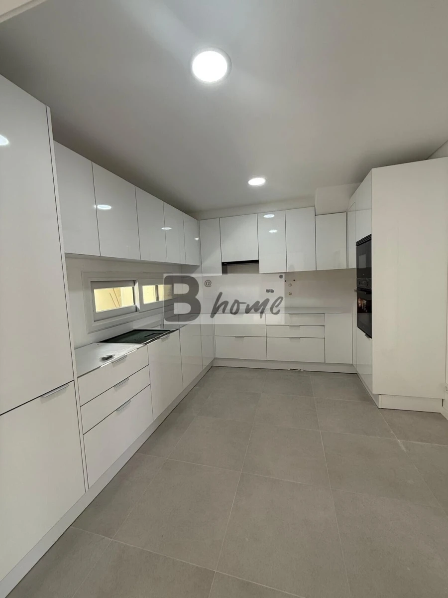 Moradia T4 para Venda em Charneca de Caparica e Sobreda Foto 9
