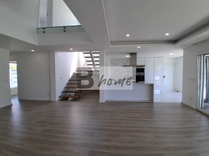Moradia T4 para Venda em Charneca de Caparica e Sobreda Foto 2