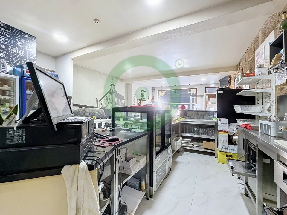 Loja para Venda em Torre de D. Chama Foto 7