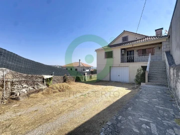 Moradia T3 para Venda em Lebução, Fiães e Nozelos