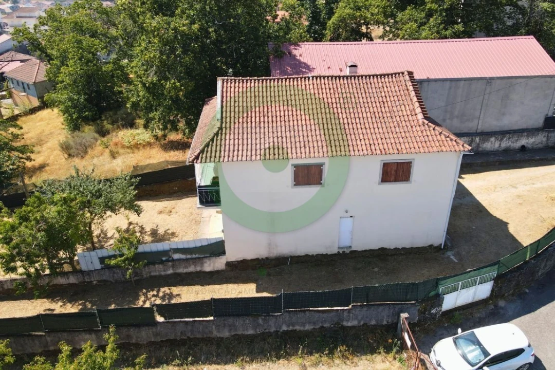 Moradia T3 para Venda em Lebução, Fiães e Nozelos Foto 4