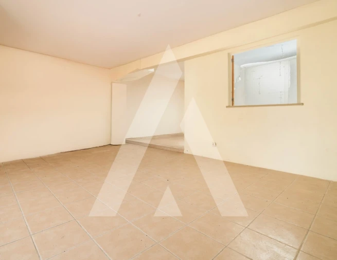 Moradia T2 para Venda em Poiares (Santo Andre) Foto 4