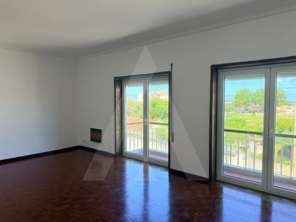 Apartamento T3 para Arrendamento em Esgueira Foto 2