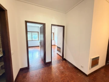 Apartamento T3 para Arrendamento em Esgueira