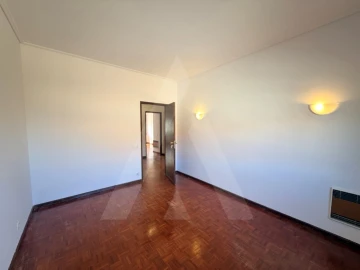 Apartamento T3 para Arrendamento em Esgueira