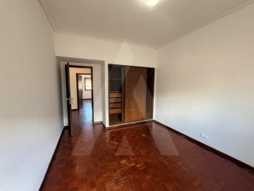 Apartamento T3 para Arrendamento em Esgueira