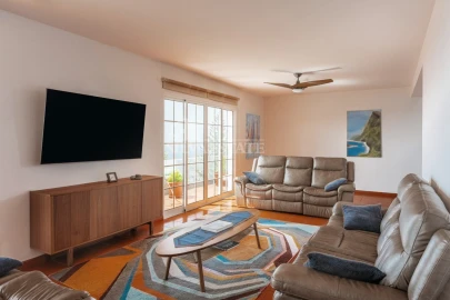 Moradia T3 para Arrendamento em Caniço