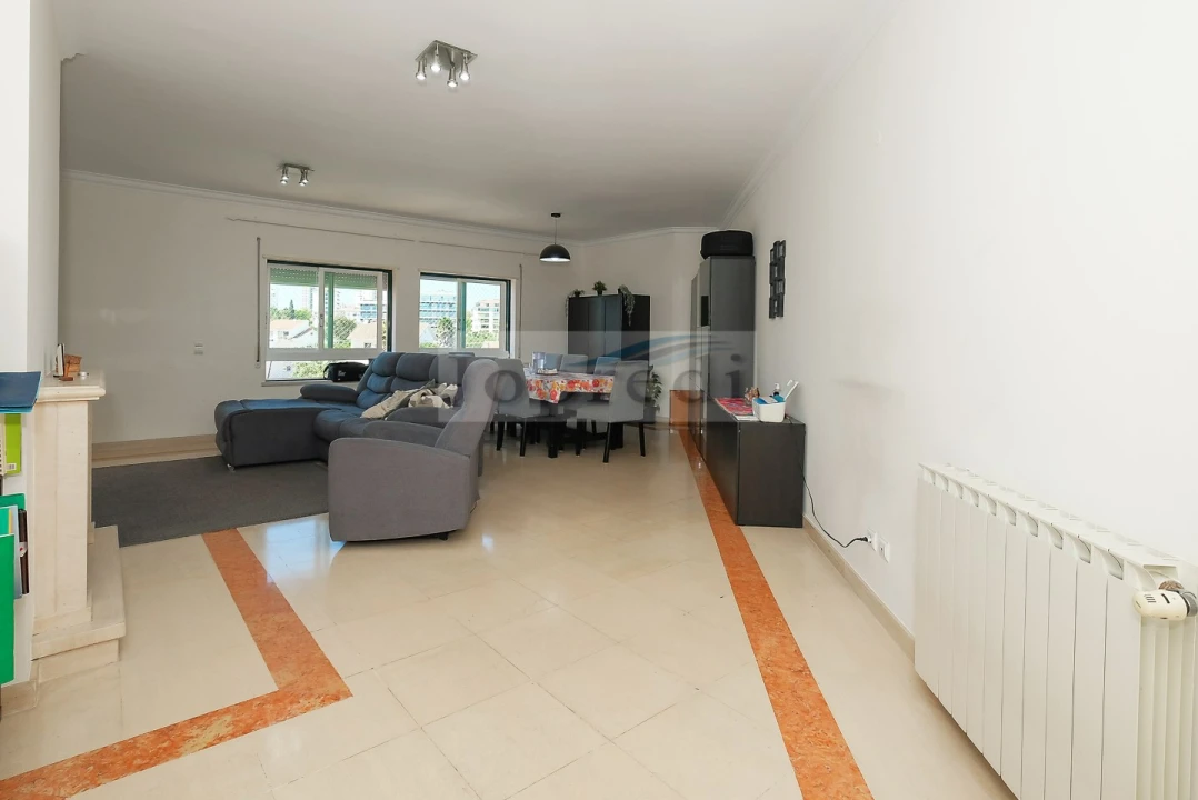 Apartamento T3 para Arrendamento em Carcavelos e Parede Foto 13