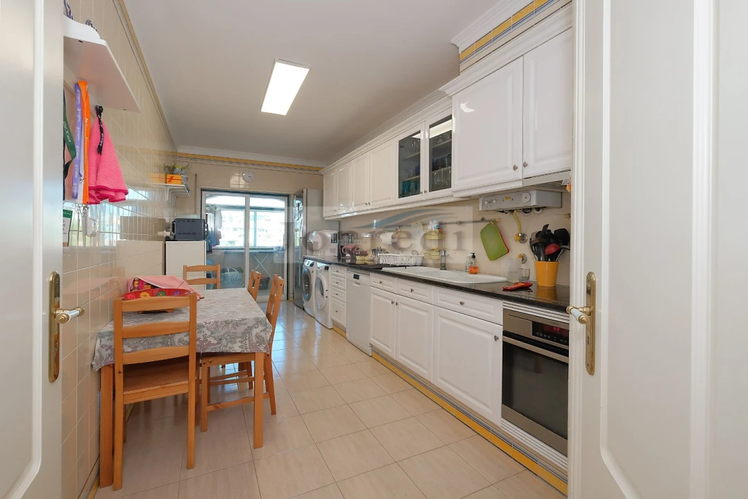 Apartamento T3 para Arrendamento em Carcavelos e Parede Foto 15
