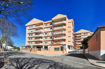 Apartamento T3 para Arrendamento em Carcavelos e Parede