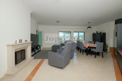 Apartamento T3 para Arrendamento em Carcavelos e Parede