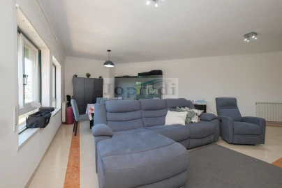 Apartamento T3 para Arrendamento em Carcavelos e Parede