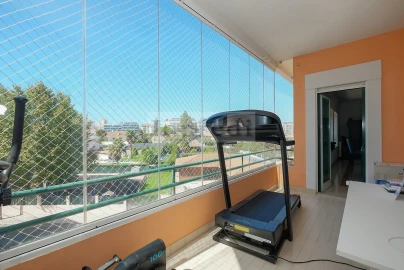 Apartamento T3 para Arrendamento em Carcavelos e Parede