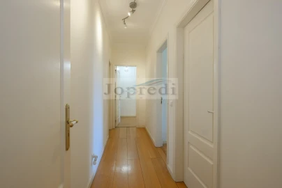 Apartamento T3 para Arrendamento em Carcavelos e Parede