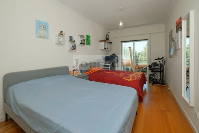 Apartamento T3 para Arrendamento em Carcavelos e Parede