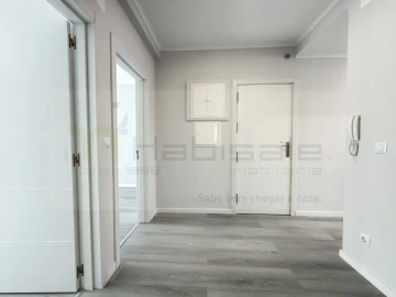Apartamento T2 para Venda em Oeiras e São Julião da Barra, Paço de Arcos e Caxias