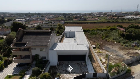Moradia T4 para Venda em Silvalde