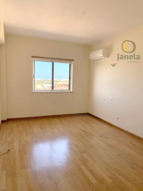 Apartamento T2 para Venda em Faro (Sé e São Pedro)